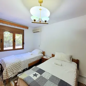 Marbi Gjirokaster